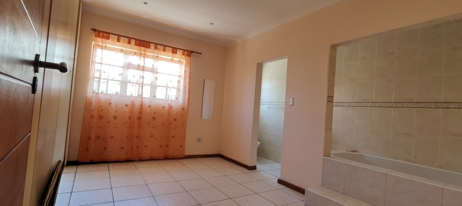 To Let 4 Bedroom Property for Rent in Newton Park Eastern Cape